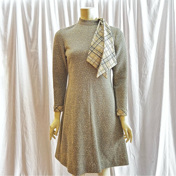 VINTAGE Leslie Fay double knit A-line dress with attached scarf. - Picture 6 of 11
